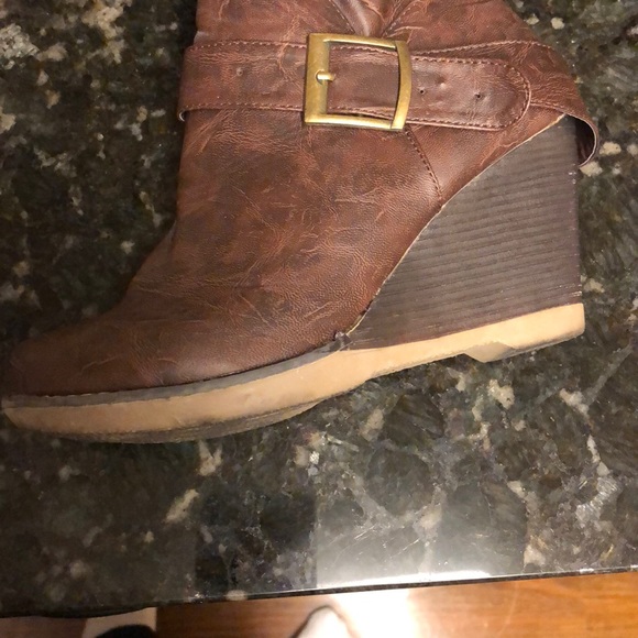 Rue 21 side zip boots Size 7/8 - Picture 3 of 6